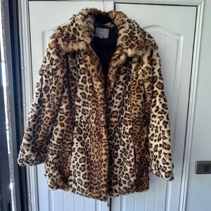 Faux fut leopard coat 
Perfect condition, no buttons.